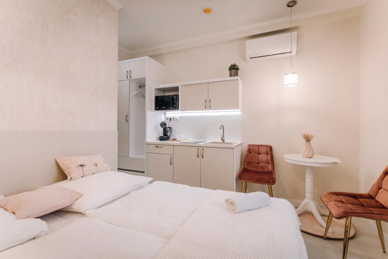 Soho Apartmanhaz เยอร์ ภายนอก รูปภาพ