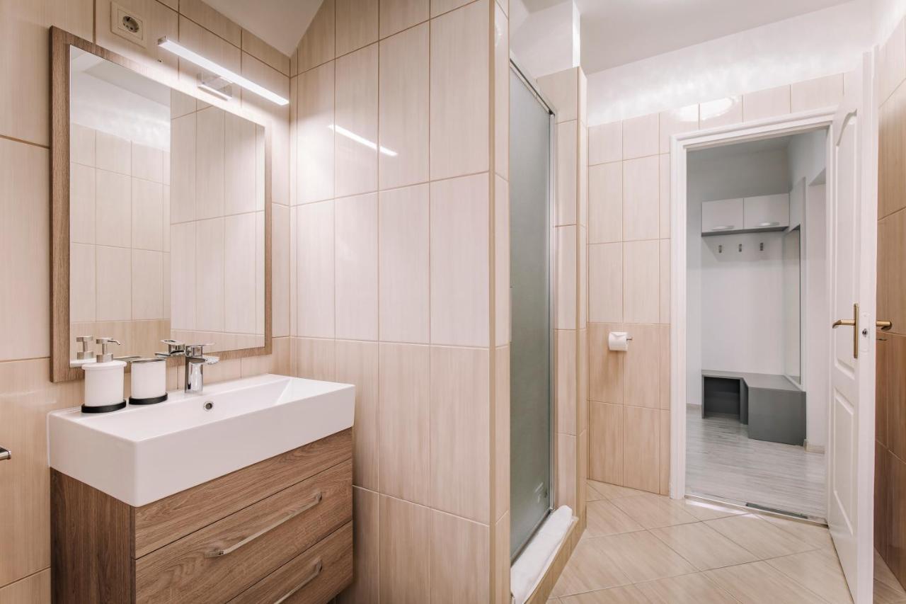 Soho Apartmanhaz เยอร์ ภายนอก รูปภาพ