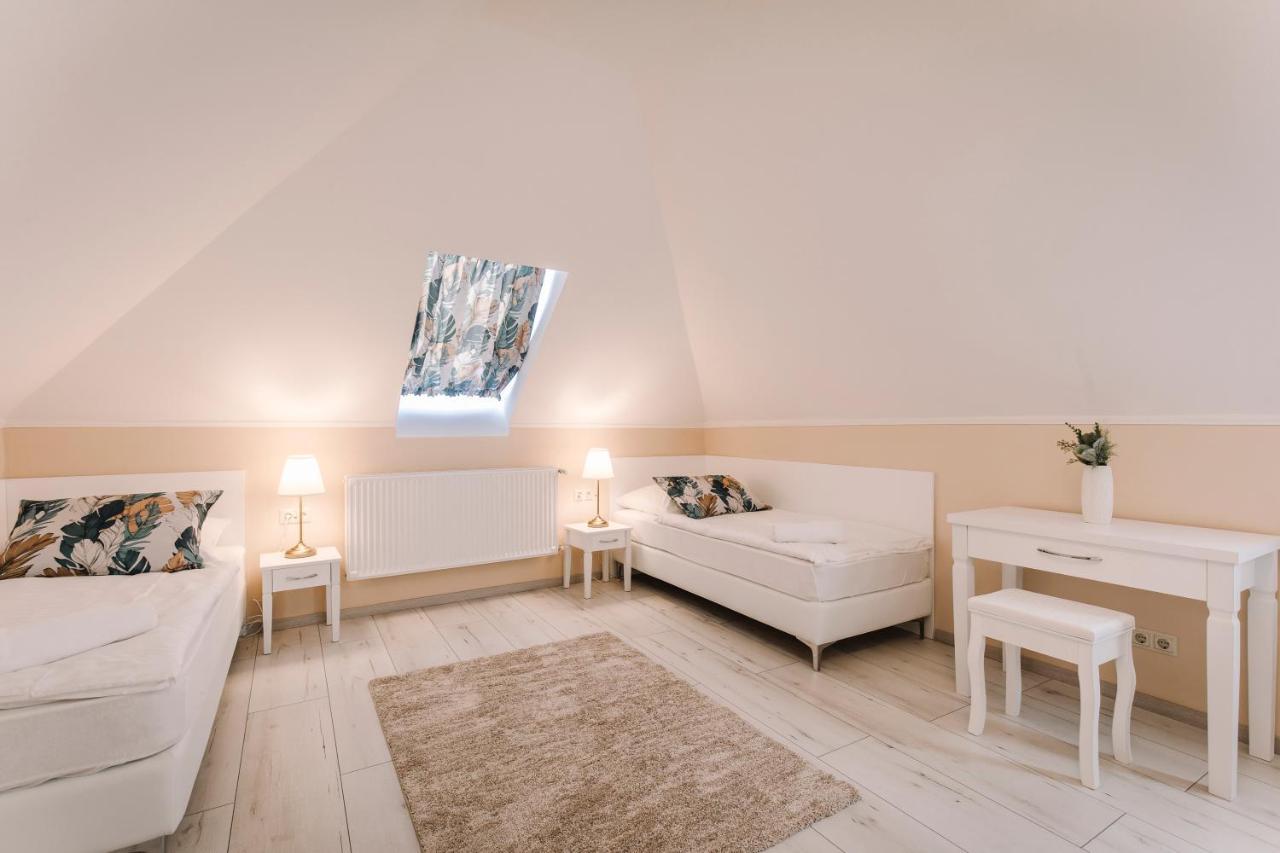 Soho Apartmanhaz เยอร์ ภายนอก รูปภาพ