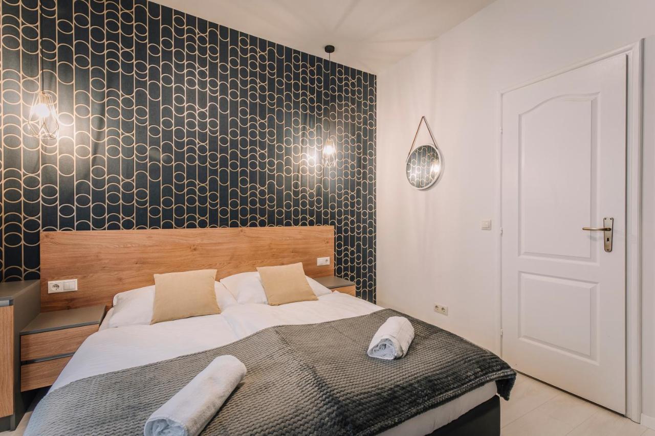Soho Apartmanhaz เยอร์ ภายนอก รูปภาพ
